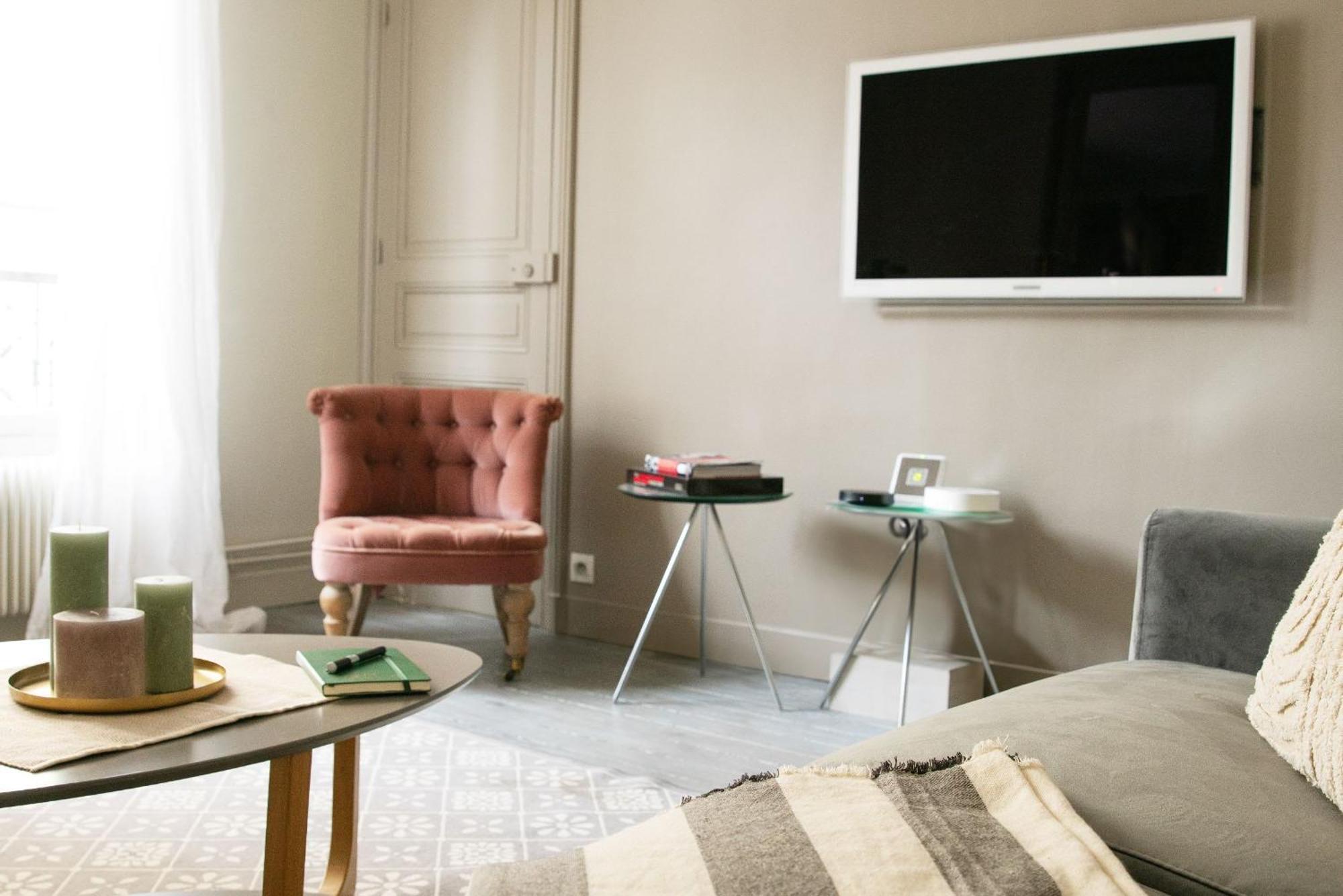 Eiffel Tower & Les Invalides - 1Br - Cityapartmentstay Parigi Esterno foto
